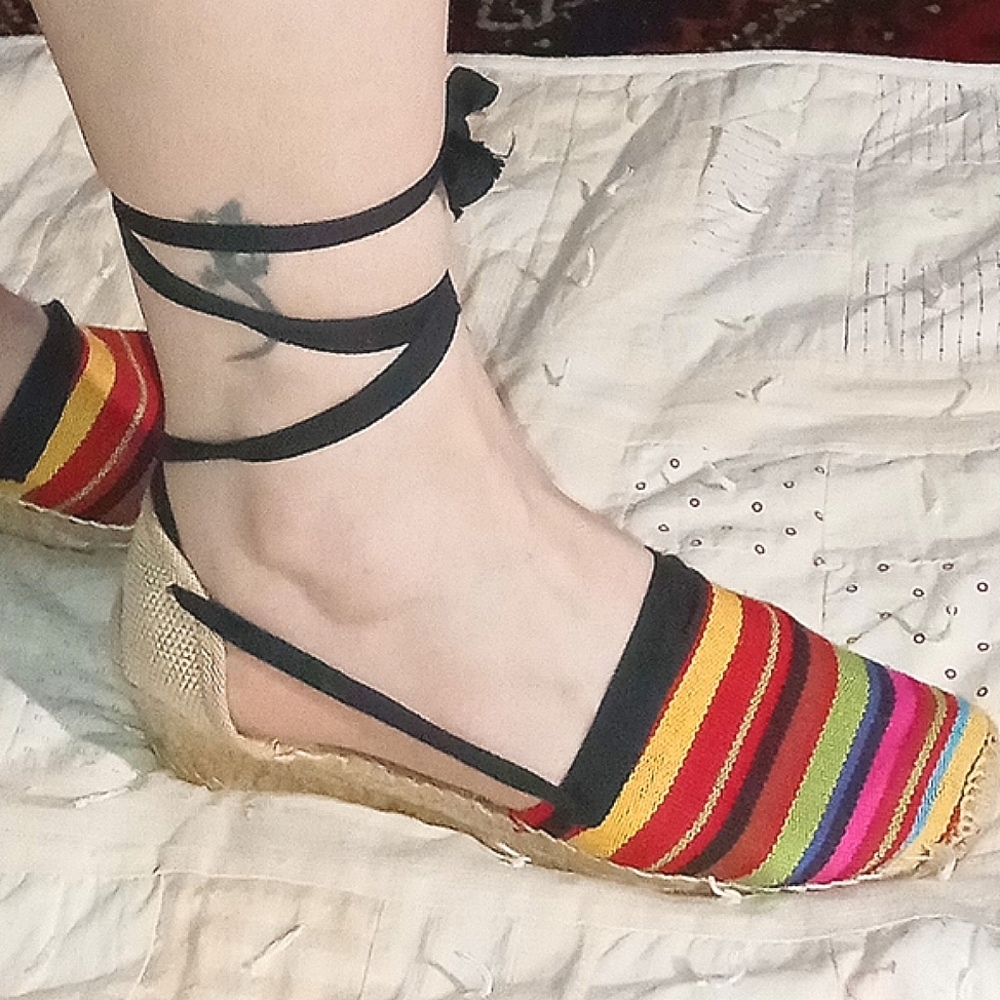 ☀️BETTYE MULLER🌞Rainbow Color Canvas Tie Shoes